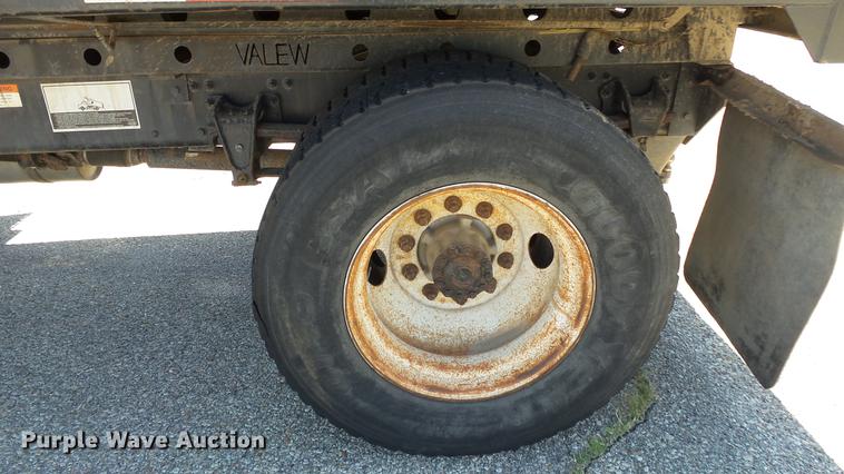 image for item DF4284 2003 Freightliner Business Class M2 dump truck