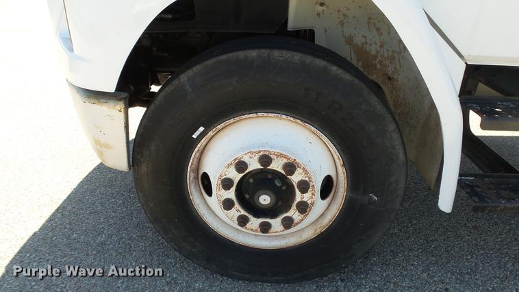 image for item DF4284 2003 Freightliner Business Class M2 dump truck