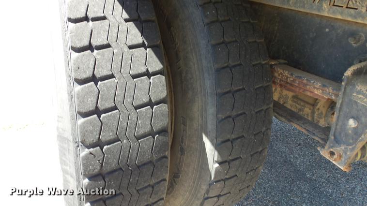 image for item DF4284 2003 Freightliner Business Class M2 dump truck