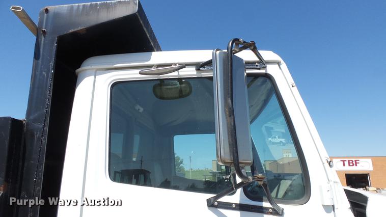 image for item DF4284 2003 Freightliner Business Class M2 dump truck