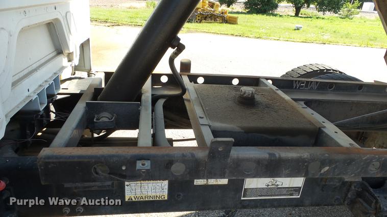 image for item DF4284 2003 Freightliner Business Class M2 dump truck