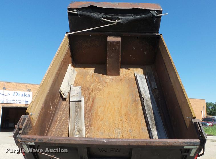 image for item DF4284 2003 Freightliner Business Class M2 dump truck