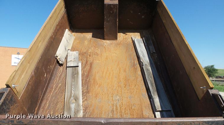 image for item DF4284 2003 Freightliner Business Class M2 dump truck