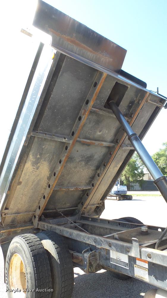 image for item DF4284 2003 Freightliner Business Class M2 dump truck