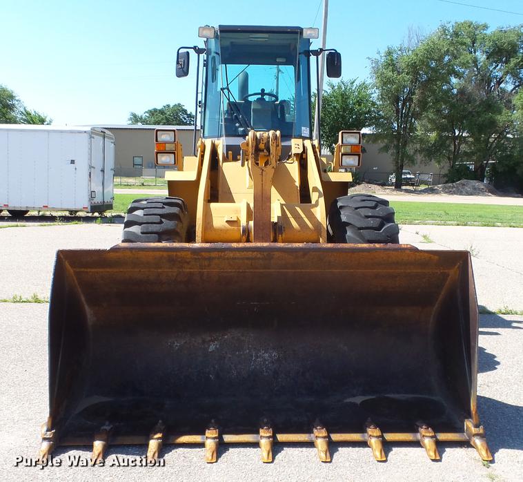 image for item DF4285 1997 Case 621B wheel loader