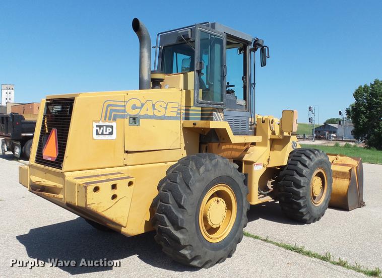 image for item DF4285 1997 Case 621B wheel loader