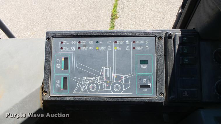 image for item DF4285 1997 Case 621B wheel loader