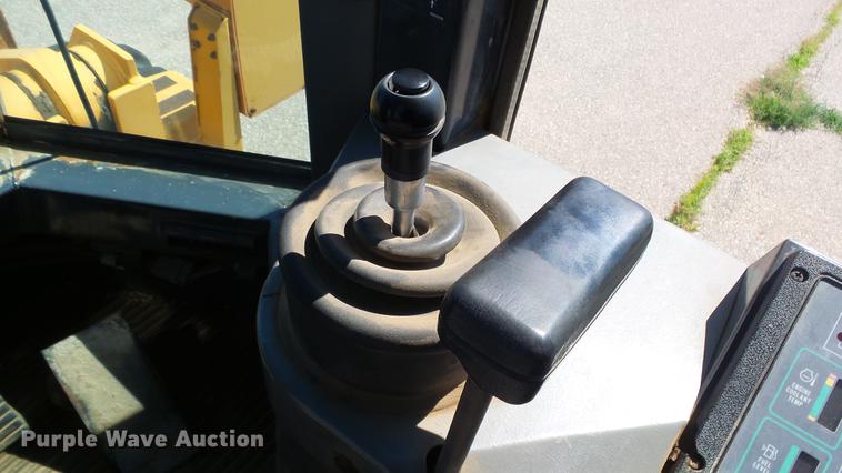image for item DF4285 1997 Case 621B wheel loader