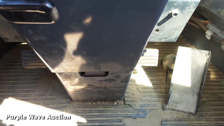 image for item DF4285 1997 Case 621B wheel loader