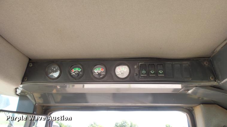 image for item DF4285 1997 Case 621B wheel loader