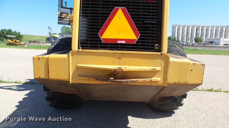 image for item DF4285 1997 Case 621B wheel loader