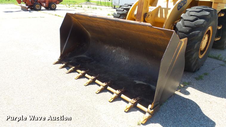 image for item DF4285 1997 Case 621B wheel loader