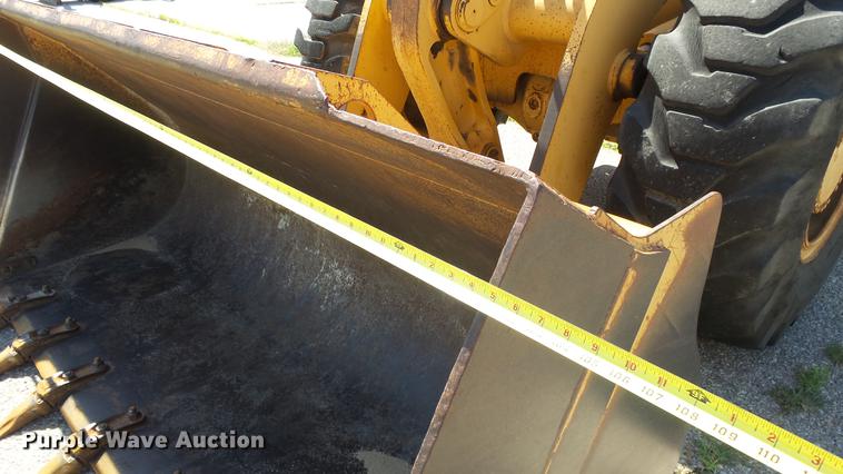 image for item DF4285 1997 Case 621B wheel loader