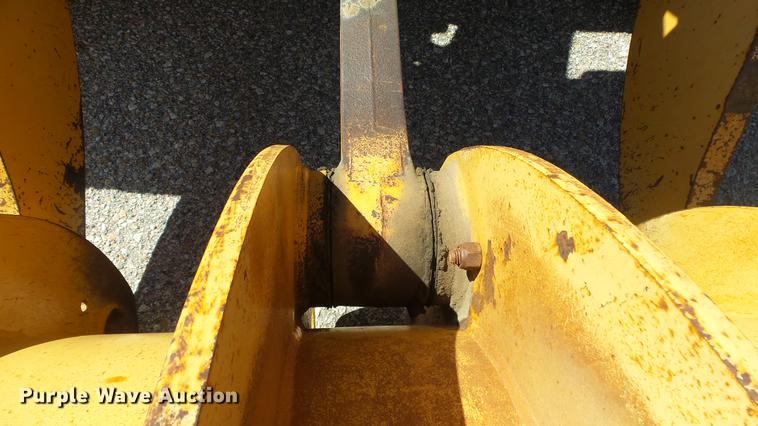 image for item DF4285 1997 Case 621B wheel loader