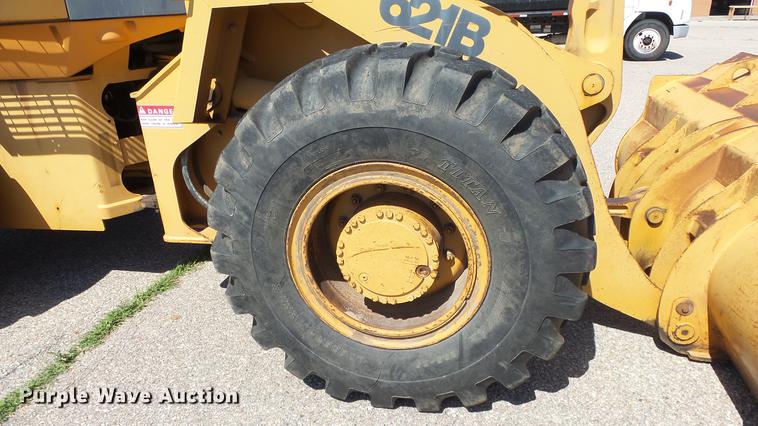 image for item DF4285 1997 Case 621B wheel loader