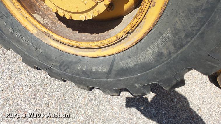 image for item DF4285 1997 Case 621B wheel loader