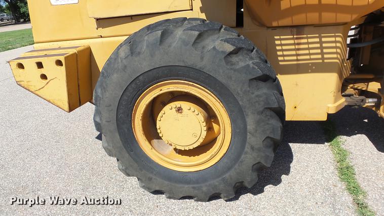 image for item DF4285 1997 Case 621B wheel loader