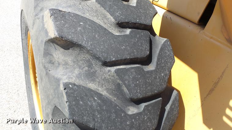image for item DF4285 1997 Case 621B wheel loader