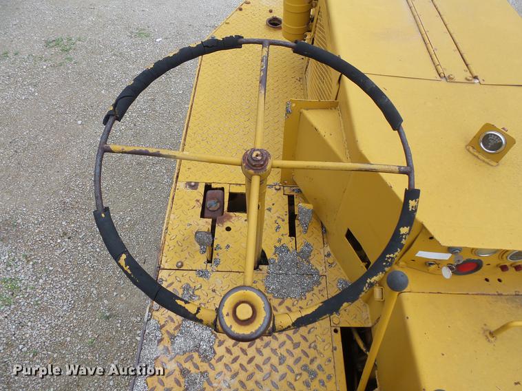 image for item DV9370 Clark RW-140 pneumatic roller