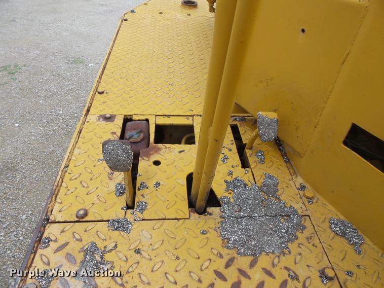 image for item DV9370 Clark RW-140 pneumatic roller