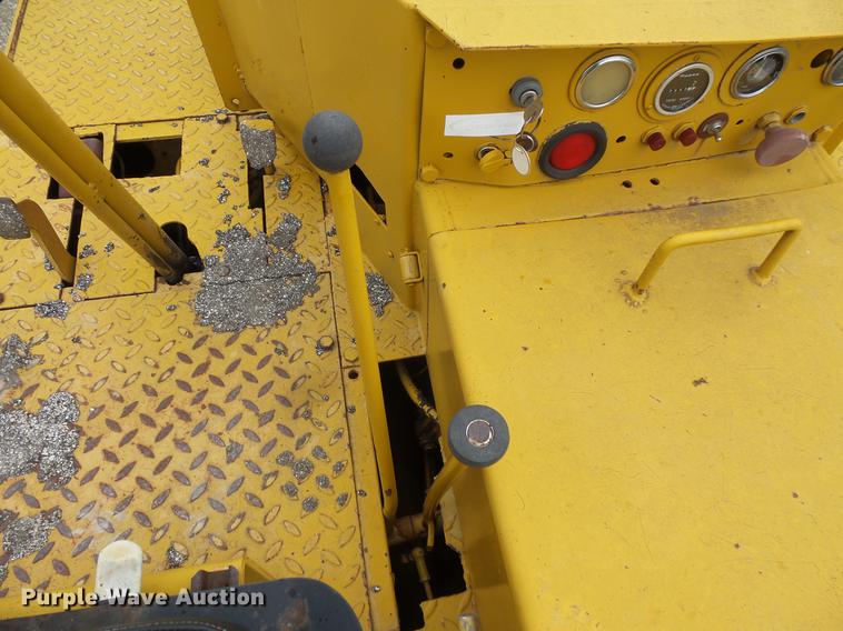 image for item DV9370 Clark RW-140 pneumatic roller