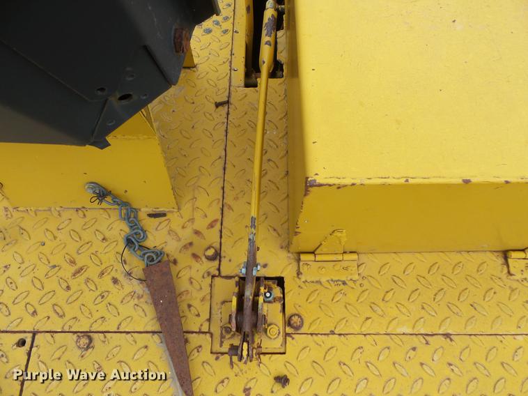 image for item DV9370 Clark RW-140 pneumatic roller