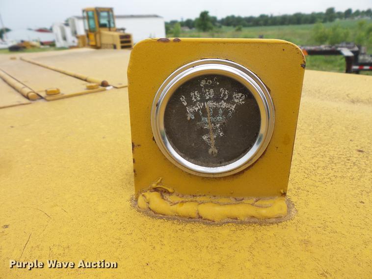 image for item DV9370 Clark RW-140 pneumatic roller