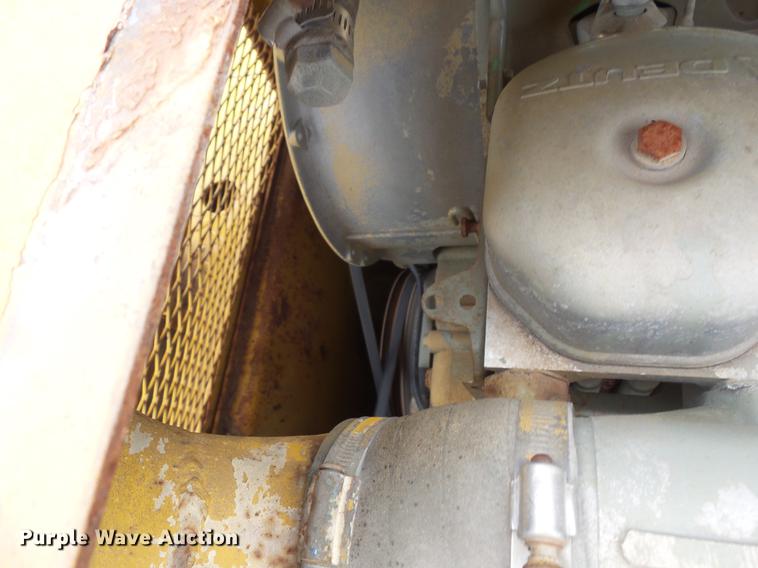 image for item DV9370 Clark RW-140 pneumatic roller