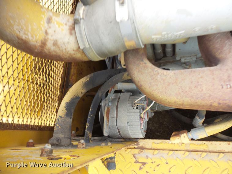 image for item DV9370 Clark RW-140 pneumatic roller