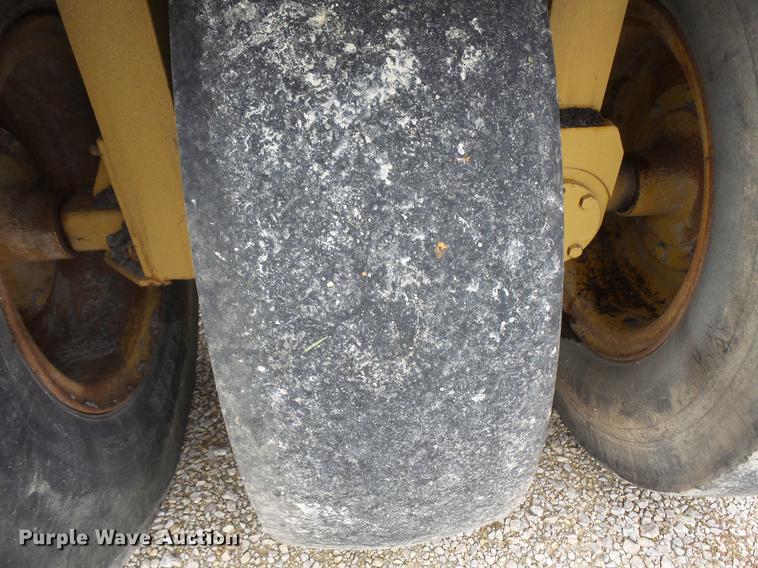 image for item DV9370 Clark RW-140 pneumatic roller