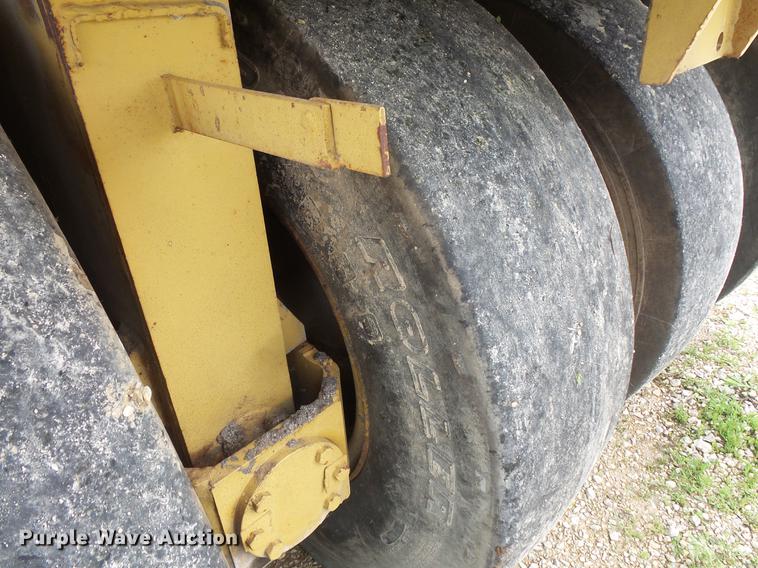 image for item DV9370 Clark RW-140 pneumatic roller