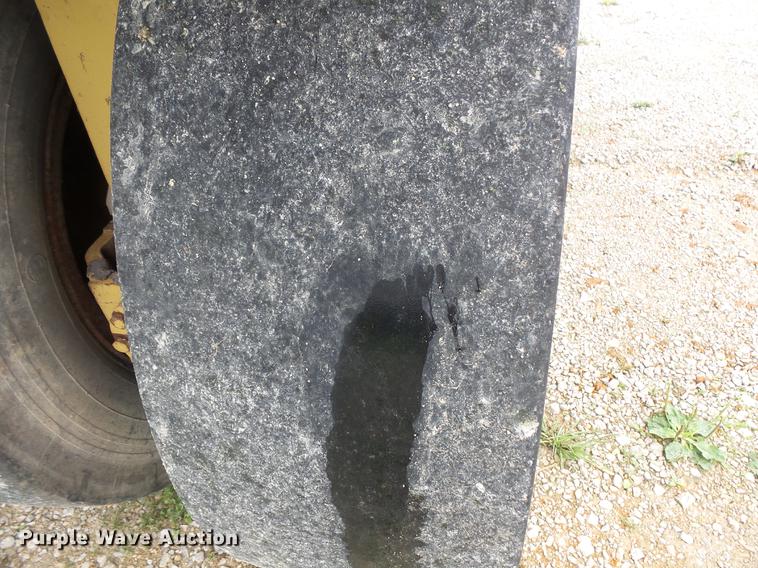 image for item DV9370 Clark RW-140 pneumatic roller