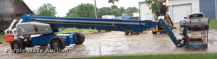 image for item DV9375 2002 Genie S-125 boom lift