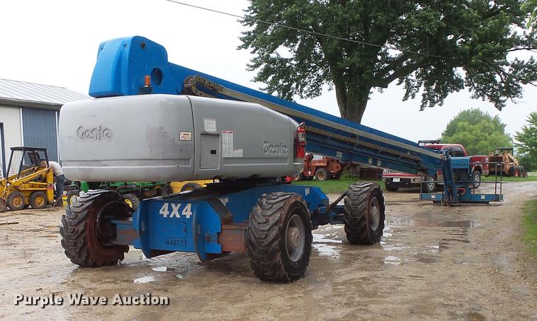 image for item DV9375 2002 Genie S-125 boom lift