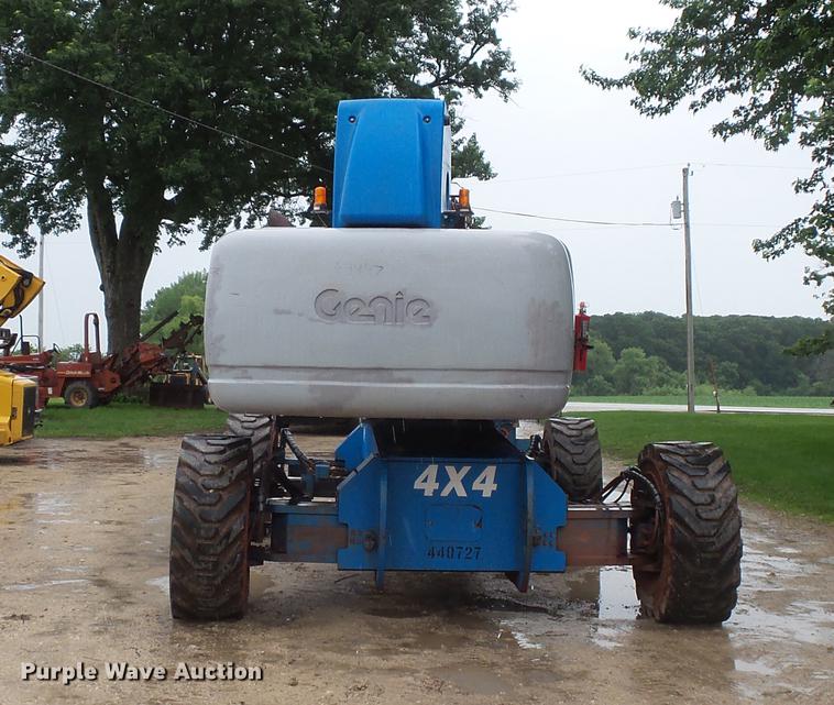 image for item DV9375 2002 Genie S-125 boom lift