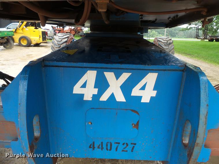 image for item DV9375 2002 Genie S-125 boom lift