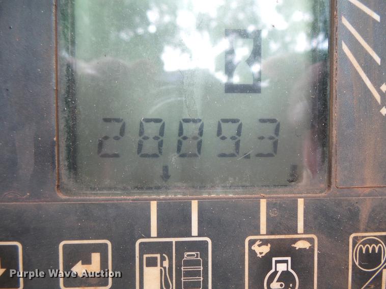 image for item DV9375 2002 Genie S-125 boom lift