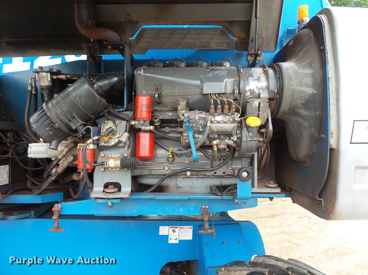 image for item DV9375 2002 Genie S-125 boom lift