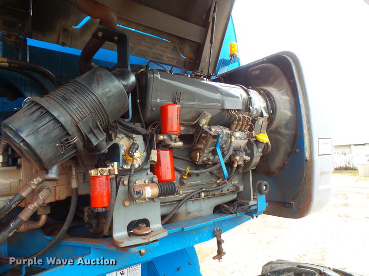 image for item DV9375 2002 Genie S-125 boom lift