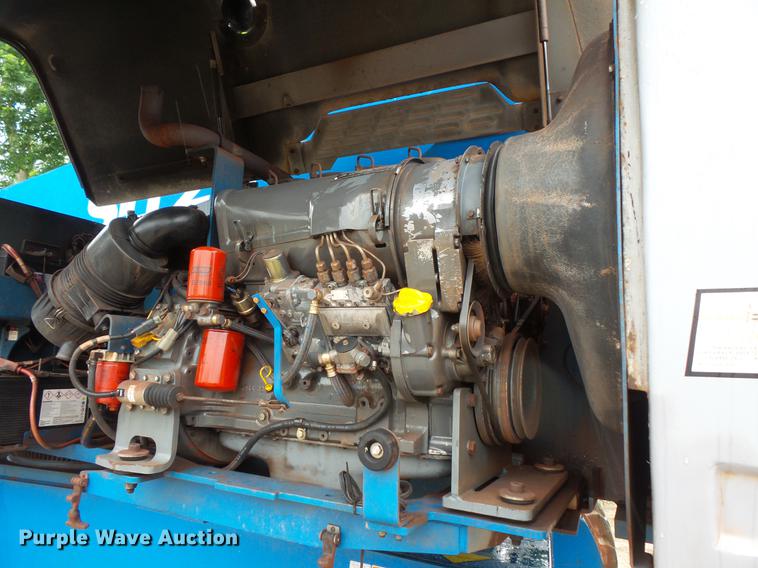 image for item DV9375 2002 Genie S-125 boom lift