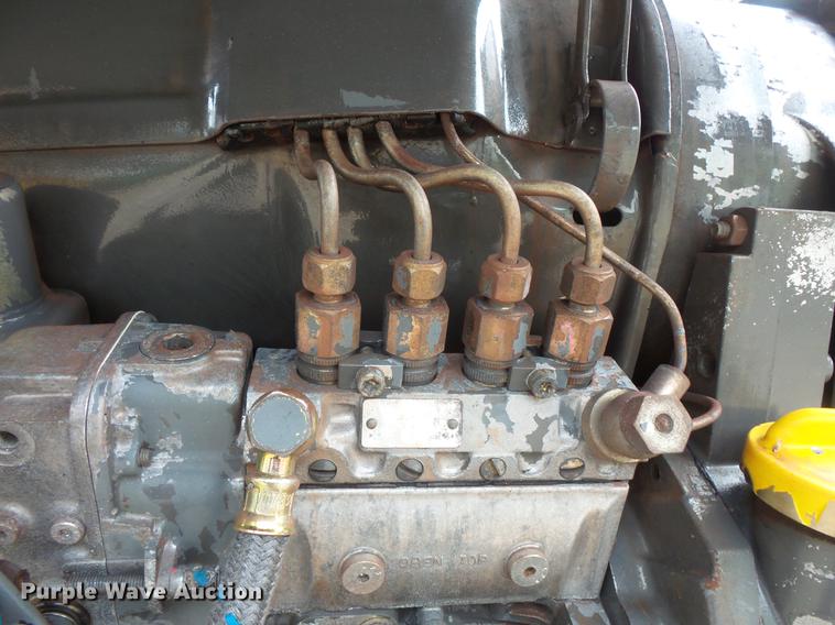 image for item DV9375 2002 Genie S-125 boom lift