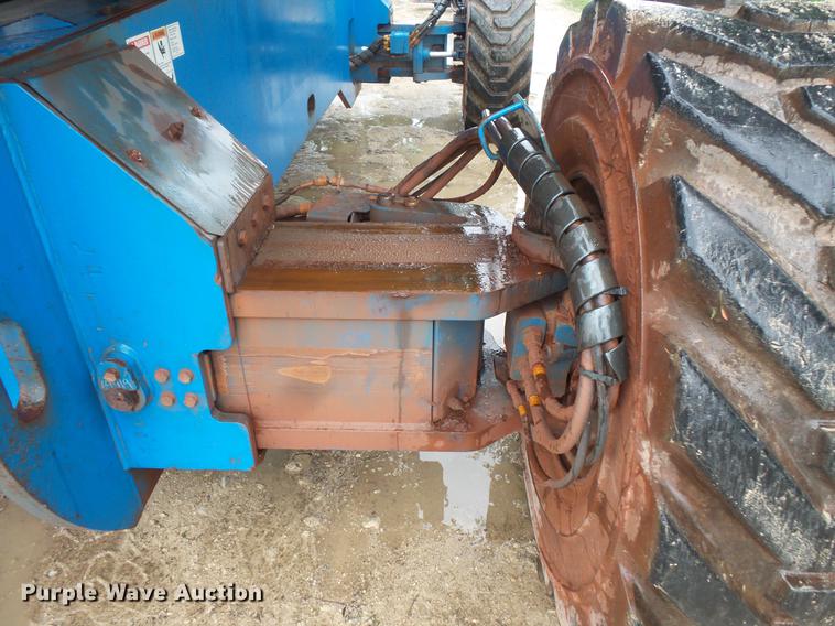 image for item DV9375 2002 Genie S-125 boom lift