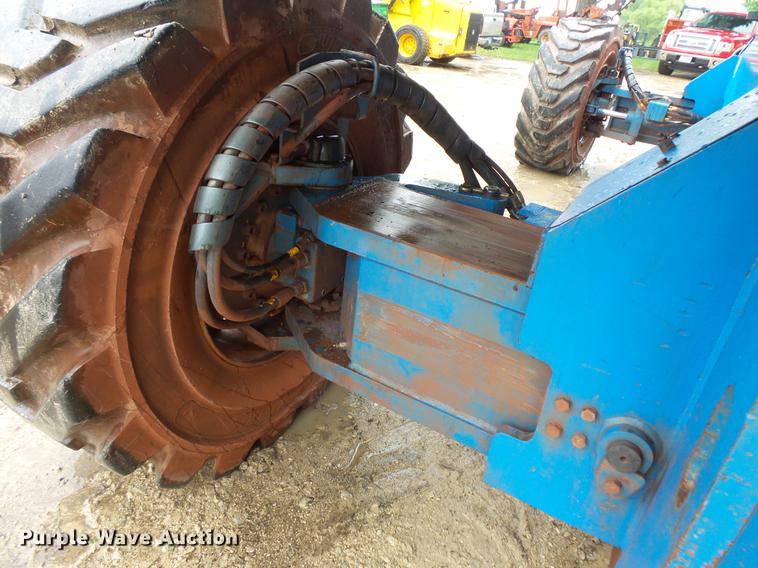 image for item DV9375 2002 Genie S-125 boom lift