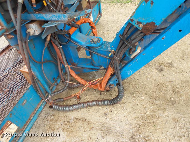 image for item DV9375 2002 Genie S-125 boom lift