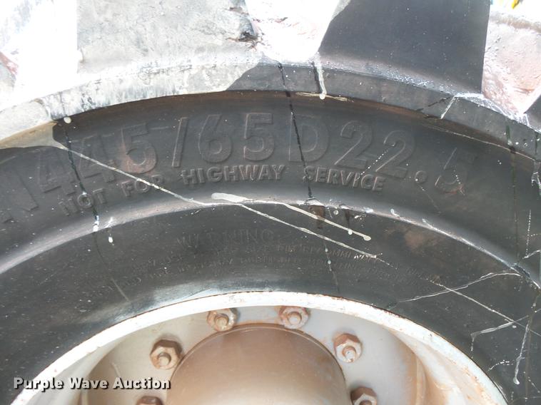 image for item DV9375 2002 Genie S-125 boom lift