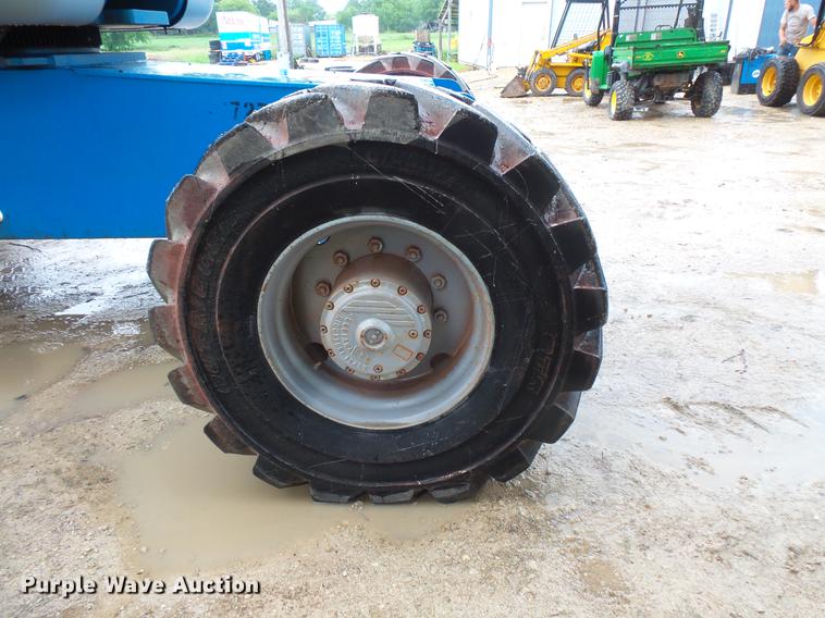 image for item DV9375 2002 Genie S-125 boom lift