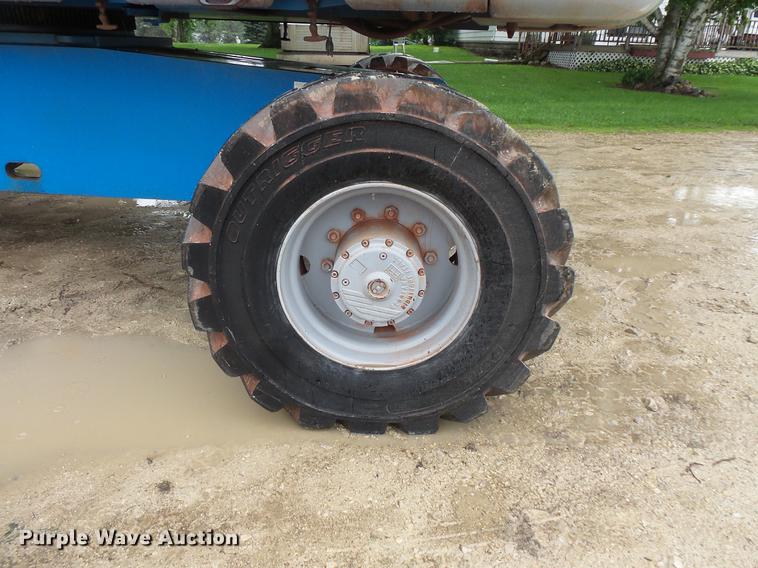 image for item DV9375 2002 Genie S-125 boom lift