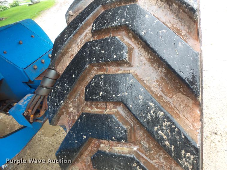 image for item DV9375 2002 Genie S-125 boom lift