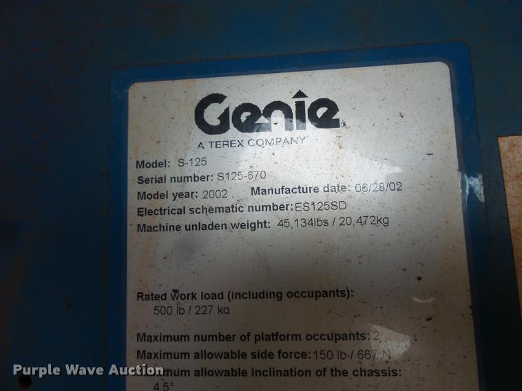 image for item DV9375 2002 Genie S-125 boom lift