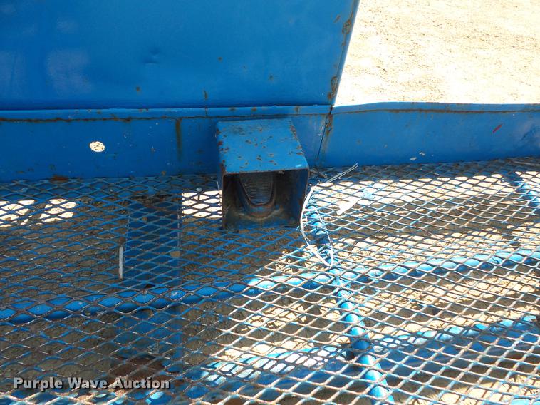 image for item DV9380 1995 Genie S80 boom lift